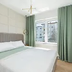 Stylowy 400 M Od Plazy By Renters * Dziwnówek